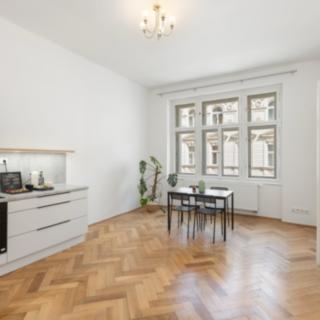 Prodej bytu 4+kk 100 m² Praha