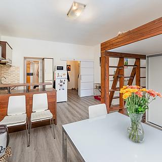 Prodej bytu 1+kk, garsoniery 35 m² Praha