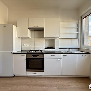 Pronájem bytu 2+kk 43 m² Praha Krč, Bystřická