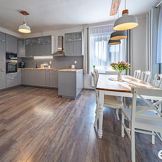 Prodej rodinného domu 256 m² Všejany, Na Prstýnku