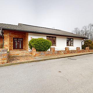 Prodej rodinného domu 573 m² Holice Podlesí