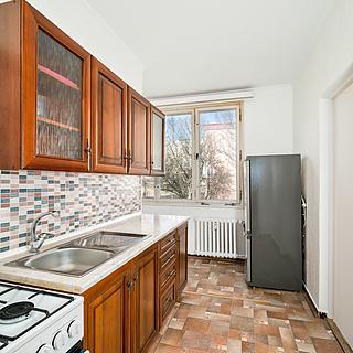 Prodej bytu 3+1 59 m² Mariánské Lázně Úšovice, Hroznatova