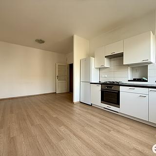 Pronájem bytu 2+kk 43 m² Praha Krč, Bystřická