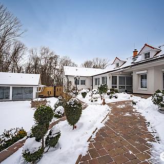 Prodej rodinného domu 176 m&sup2; Kostomlátky