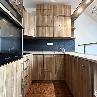 Pronájem bytu 2+kk 35 m² Lázně Bělohrad, Třetí strana