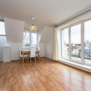 Pronájem bytu 3+kk 74 m&sup2; Praha