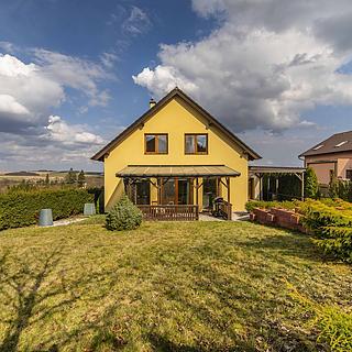 Prodej rodinného domu 211 m&sup2; Mníšek pod Brdy