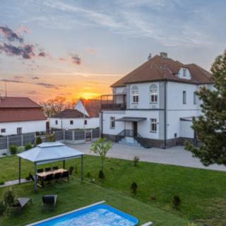 Prodej rodinného domu 382 m² Záhoří