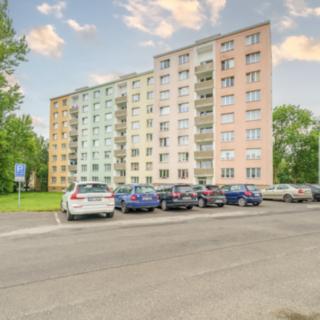 Prodej bytu 3+1 62 m² Karlovy Vary Stará Role, Závodu míru