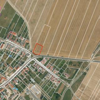 Prodej stavební parcely 1 900 m² Zvěrkovice