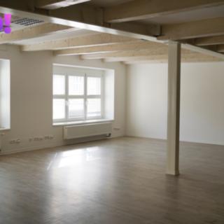 Pronájem kanceláře 260 m² Praha