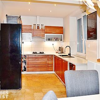 Prodej bytu 3+kk 74 m&sup2; Hradec Králové