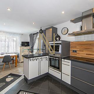 Prodej rodinného domu, 213m²