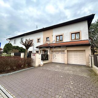 Prodej rodinného domu 320 m&sup2; Praha
