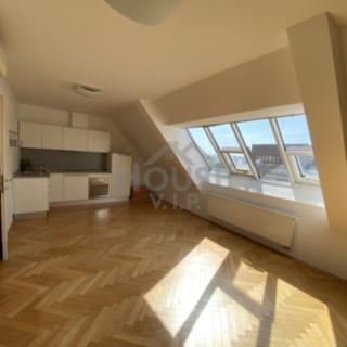 Pronájem bytu 2+kk 70 m² Praha