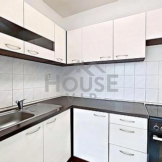 Prodej bytu 2+kk 45 m² Praha Horní Měcholupy, Neapolská
