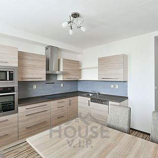 Prodej bytu 3+1 77 m² Praha Černý Most, Kpt. Stránského