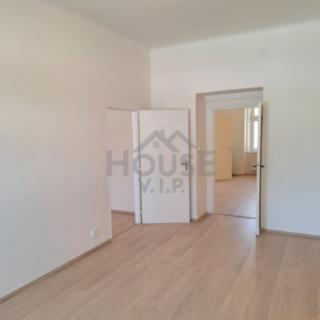Prodej bytu 3+1 60 m² Praha Holešovice, U Uranie