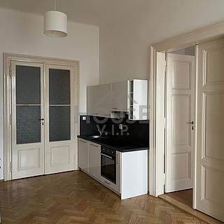 Pronájem bytu 2+1 75 m² Praha Karlín, Sokolovská