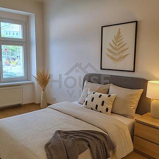 Prodej bytu 3+1 60 m² Praha Holešovice, U Uranie