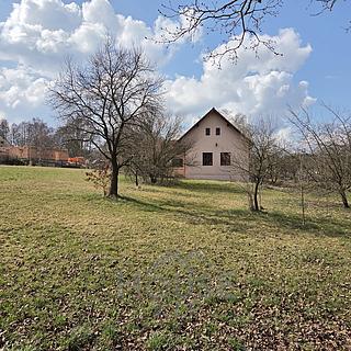 Prodej stavební parcely 845 m&sup2; Strojetice