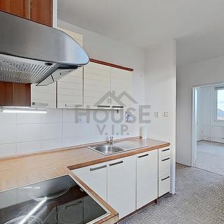 Prodej bytu 2+1 42 m² Praha Řepy, Laudova
