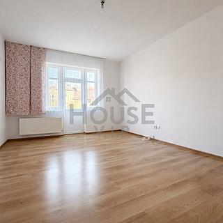 Prodej bytu 1+kk, garsoniery 37 m&sup2; Praha