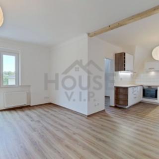 Pronájem bytu 5+kk 138 m² Praha Bubeneč, Vietnamská