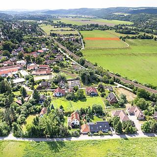 Prodej stavební parcely 784 m&sup2; Všenory