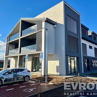 Prodej bytu 3+kk 85 m² Vysoký Újezd, Ke Kuchaři