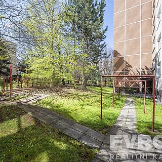 Pronájem bytu 3+1 77 m² Praha Hlubočepy, Voskovcova