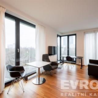 Prodej bytu 1+kk a garsoniéry 40 m² Praha Nusle, K sídlišti