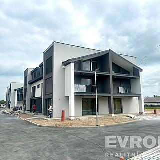 Pronájem bytu 2+kk 69 m² Vysoký Újezd, Ke Kuchaři