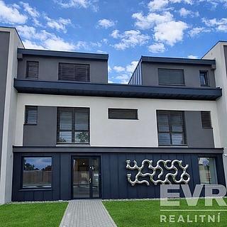 Prodej bytu 2+kk 69 m² Vysoký Újezd, Ke Kuchaři