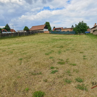 Prodej stavební parcely 3 935 m² Káraný, Václavská