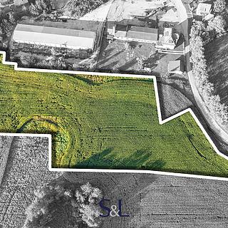 Prodej komerčního pozemku 13896 m² Brniště