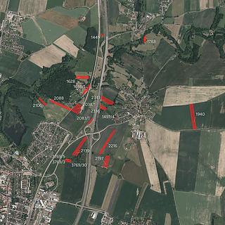 Prodej zemědělské půdy 97 424 m² Zvěrotice