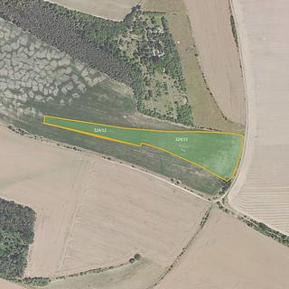 Prodej zemědělské půdy 30 014 m² Uhy