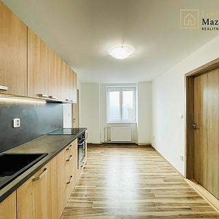 Pronájem bytu 2+1 69 m² Uničov, Masarykovo nám.