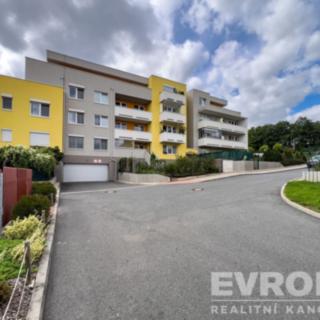 Pronájem bytu 1+kk a garsoniéry 32 m² Praha Dubeč, Dubeckého
