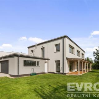 Prodej rodinného domu 320 m² Líbeznice