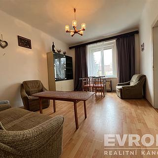 Pronájem bytu 2+1 50 m² Praha, Zenklova