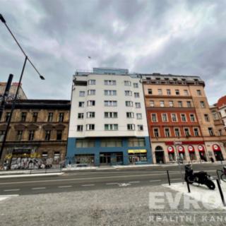 Pronájem kanceláře 268 m² Praha