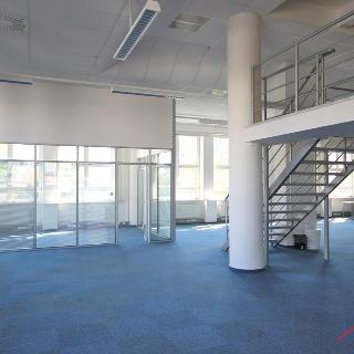 Pronájem kanceláře 650 m² Praha