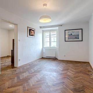 Pronájem bytu 2+1 56 m&sup2; Praha