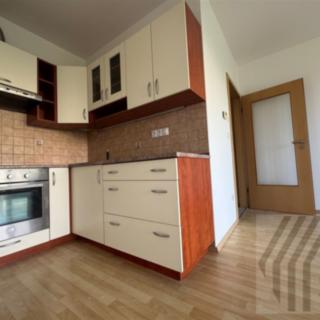 Pronájem bytu 2+kk 65 m² Pardubice Polabiny, Labský Palouk