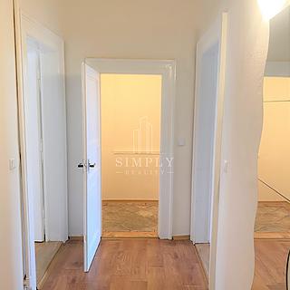 Pronájem bytu 1+1 57 m² Praha, Jagellonská