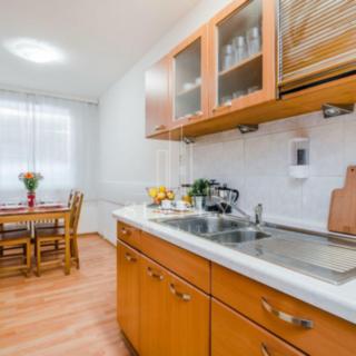 Pronájem bytu 4+1 90 m² Praha