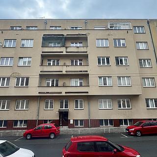 Prodej bytu 3+1 77 m² Pardubice Zelené Předměstí, Sladkovského