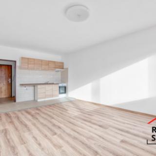 Pronájem bytu 1+kk a garsoniéry 32 m² Frýdek-Místek, Novodvorská